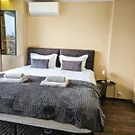 Quiet 2bd Near Sea Garden & By Apartmax * فارنا