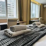 Quiet 2bd Near Sea Garden & By Apartmax شقة *