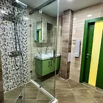 Quiet 2bd Near Sea Garden & By Apartmax فارنا