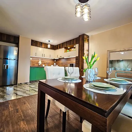 Quiet 2bd Near Sea Garden & By Apartmax شقة *