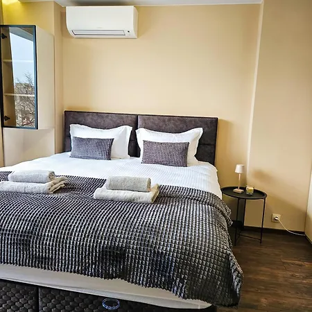 Quiet 2bd Near Sea Garden & By Apartmax * Varna