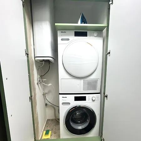 Quiet 2bd Near Sea Garden & By Apartmax דירה *